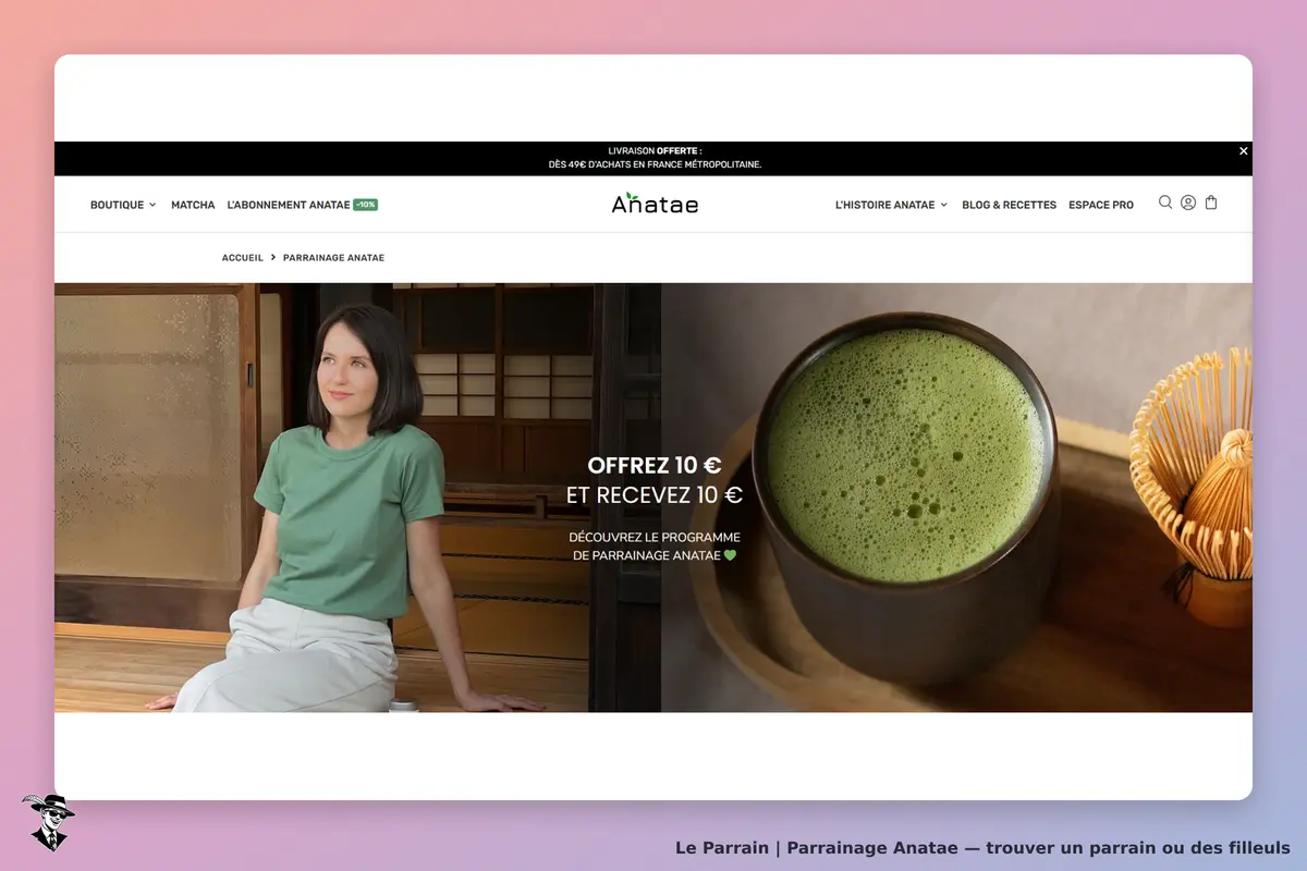 Anatae : page d'accueil avec une femme assise et une tasse de matcha sur une table en bois