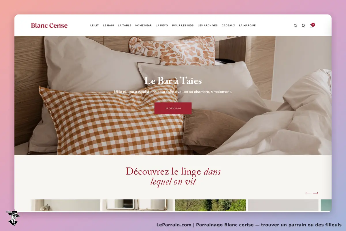 Blanc Cerise : page d'accueil présentant des coussins décoratifs sur un lit moderne
