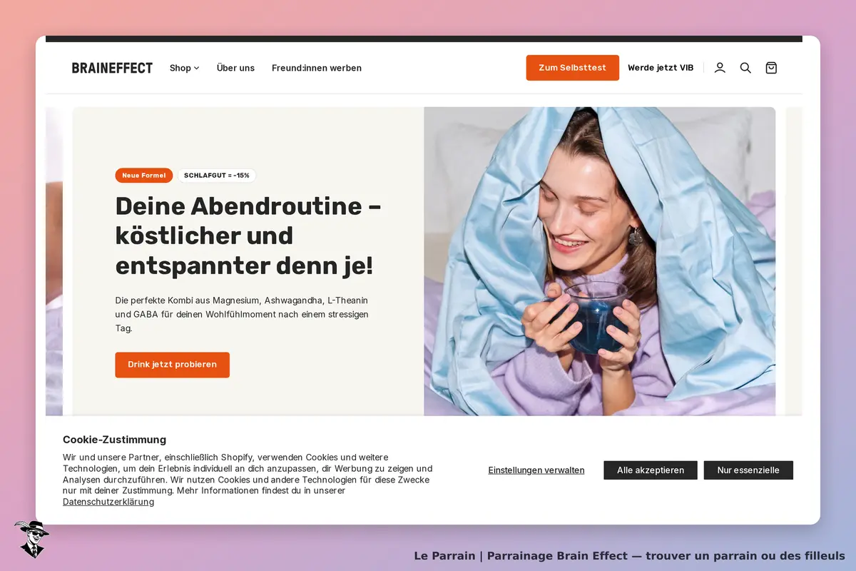 BRAIN EFFECT : page d'accueil avec une femme souriante tenant une tasse, sous une couverture