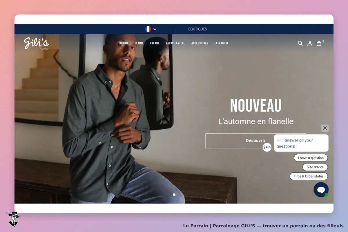 GILI'S : un homme en chemise grise se tient devant un miroir, avec un message de bienvenue