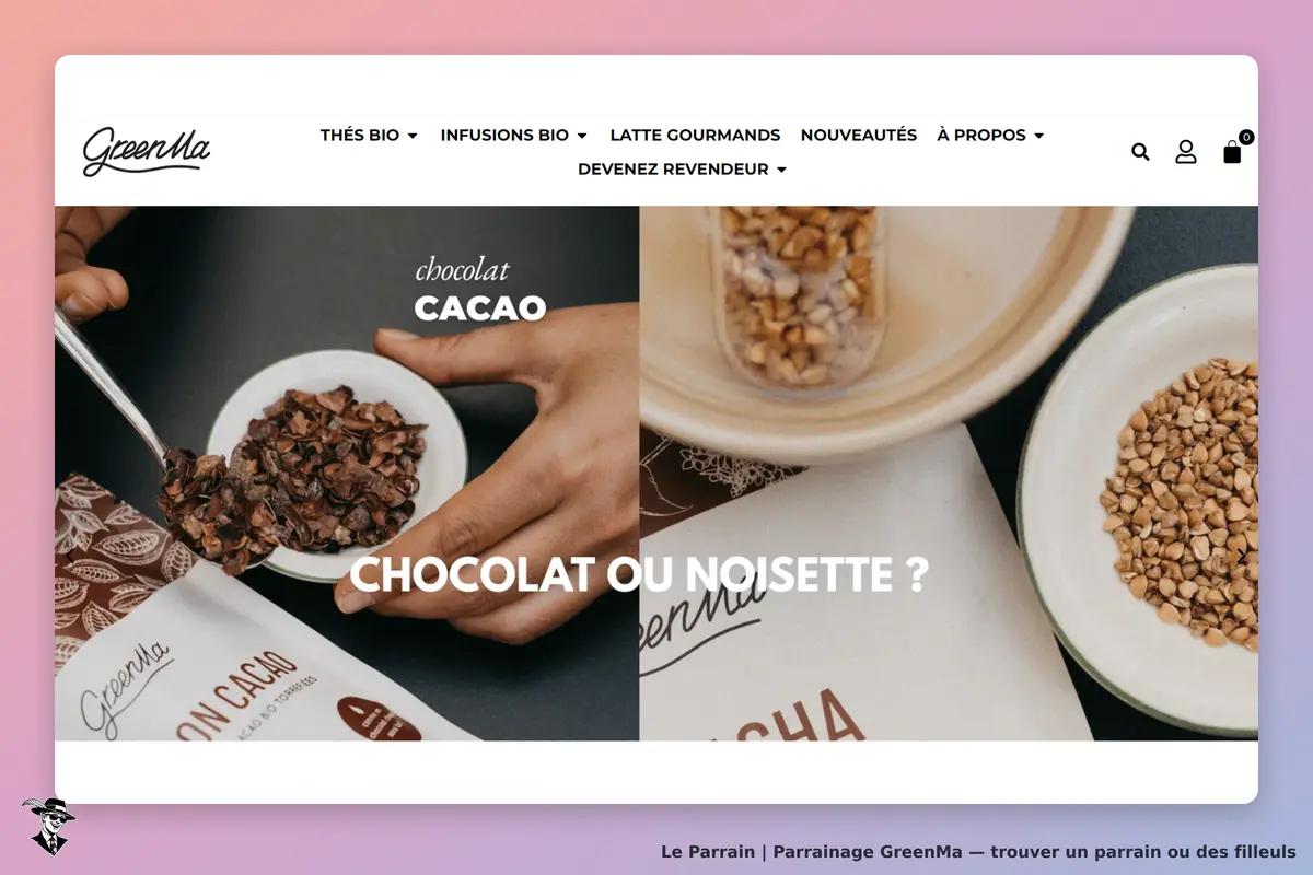 GreenMa : image de cacao avec une main tenant une cuillère et un sachet de chocolat en arrière-plan