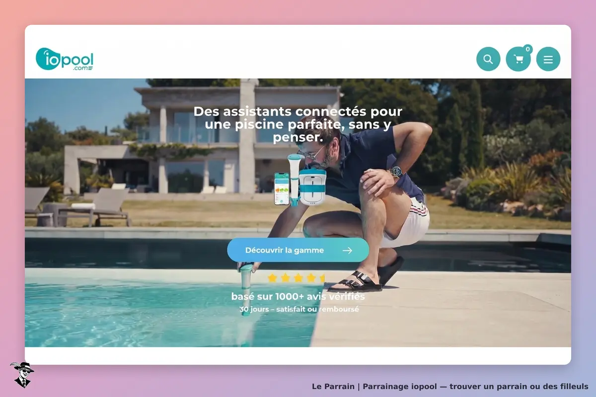 iopool : page d'accueil avec un homme examinant un produit près d'une piscine