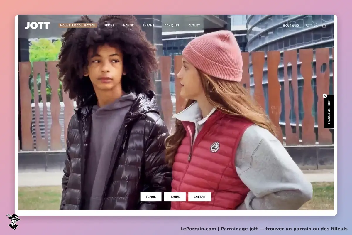 JOTT : deux jeunes modèles en vêtements d'extérieur, arrière-plan urbain et éléments de design
