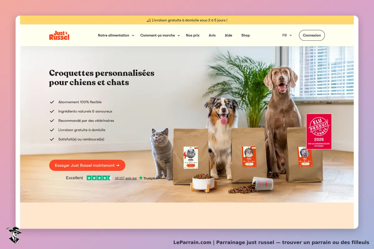 Just Russel : chiens et chat avec croquettes personnalisées sur un fond intérieur lumineux