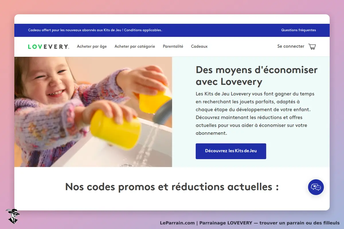 LOVEVERY : une enfant joue avec des gobelets jaunes dans une ambiance joyeuse