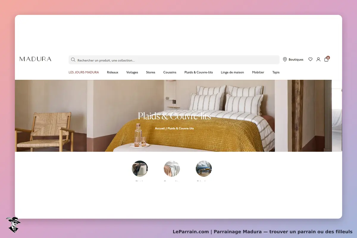 Madura : page d'accueil avec des plaids et couvre-lits sur un lit et une chaise en osier