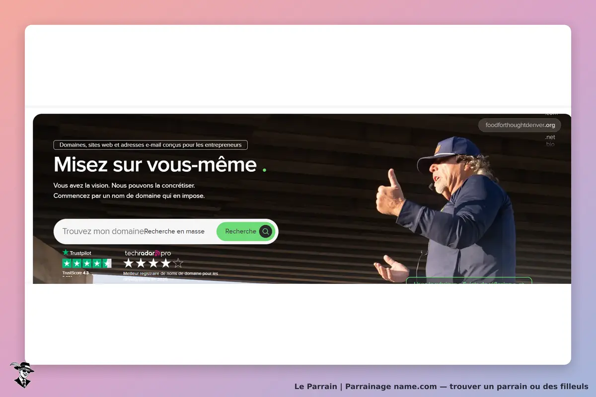 name.com : page d'accueil avec un formulaire de recherche de nom de domaine et un homme en discours