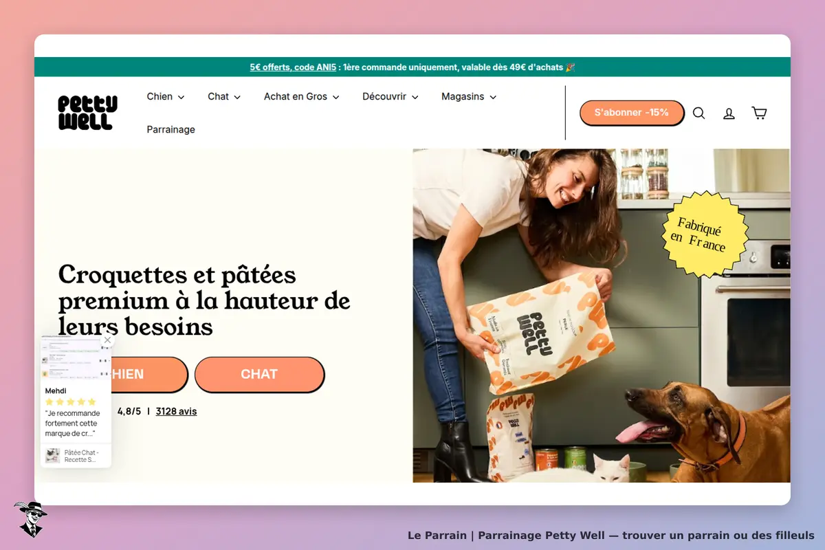 Petty Well : femme souriante tenant un sac de croquettes avec un chien et un chat à ses côtés