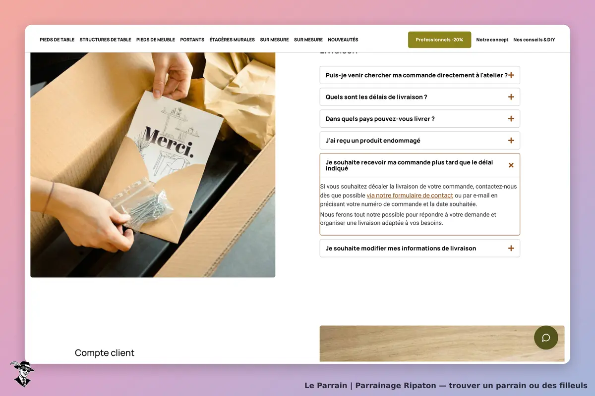 Ripaton : un client déballant une commande avec un mot de remerciement et des accessoires