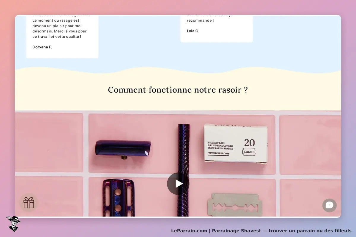 Shavest : présentation d'un rasoir et de ses lames sur fond coloré avec vidéo explicative