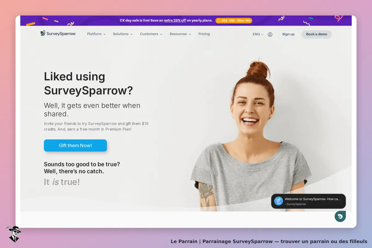 SurveySparrow : page d'accueil avec un message sur le parrainage et une femme souriante