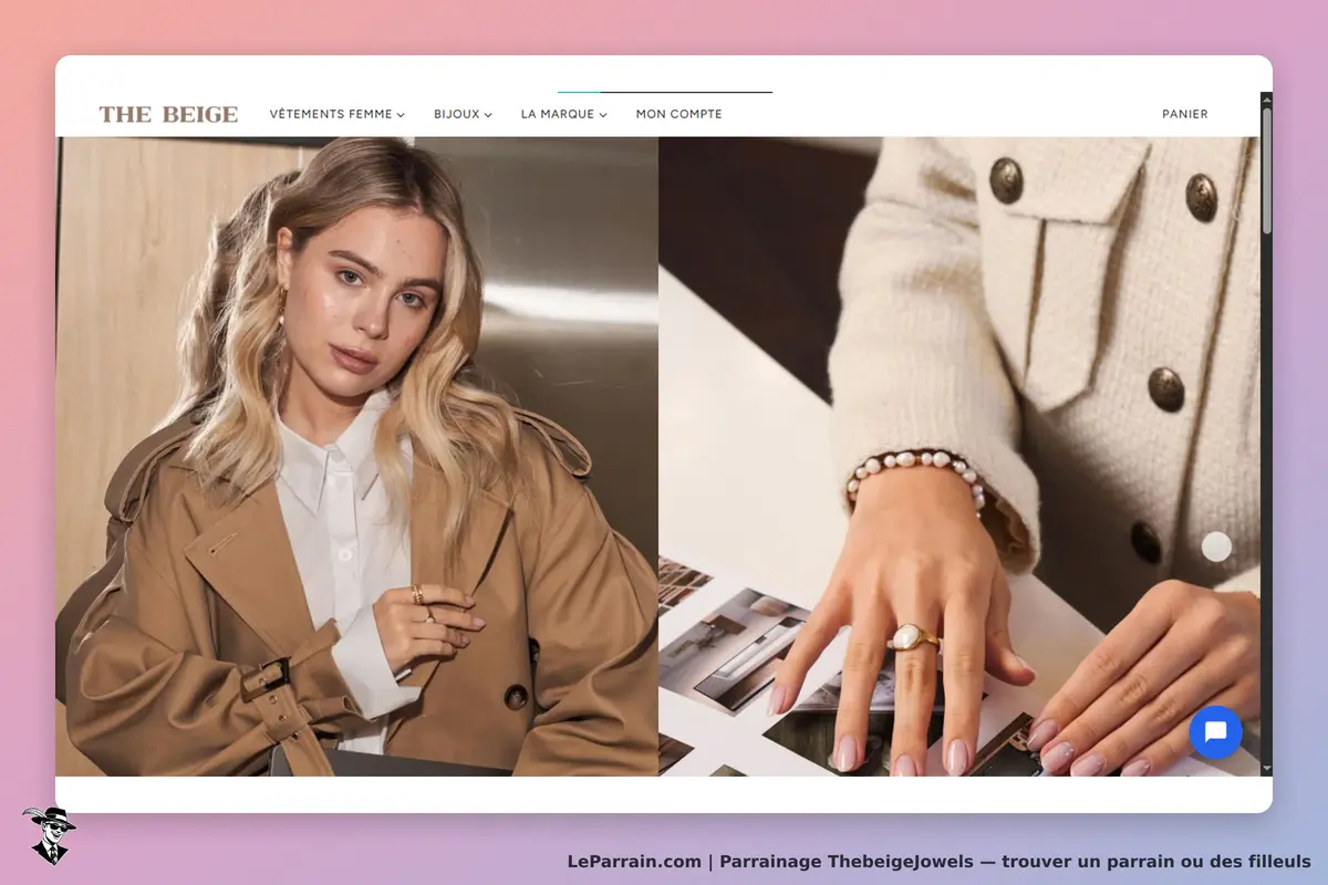 ThebeigeJowels : the Beige : une femme avec un trench et des bijoux, examinant des photos sur une