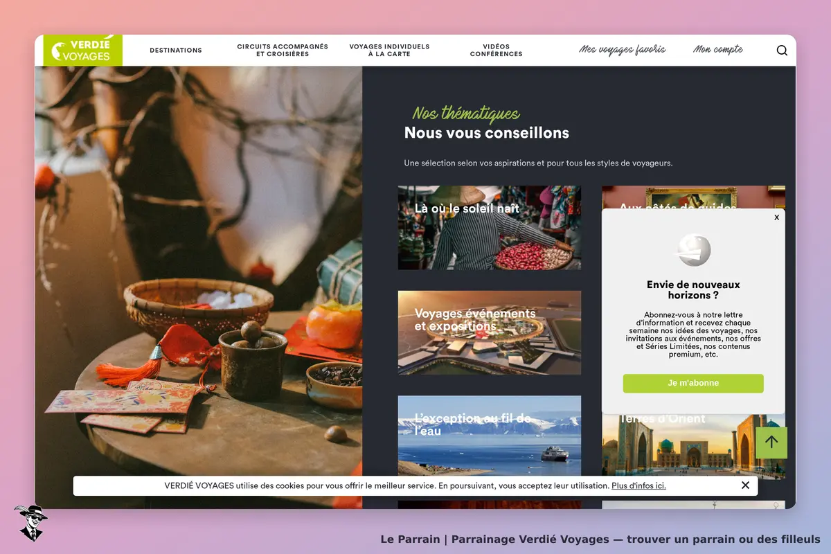 Verdié Voyages : page d'accueil avec thématiques de voyages et éléments décoratifs sur une table