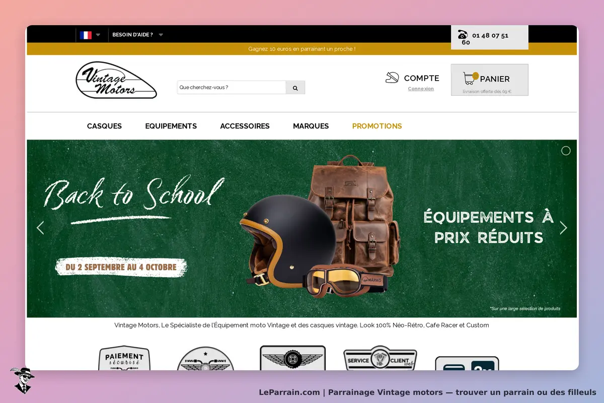 Vintage Motors : page d'accueil avec casque, lunettes et sac en promotion sur fond de tableau noir