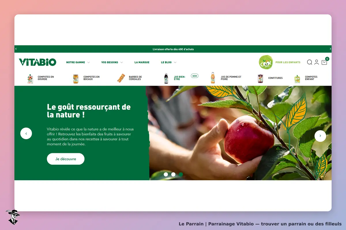 Vitabio : main tenant une pomme rouge sur fond de nature et texte sur les bienfaits des fruits